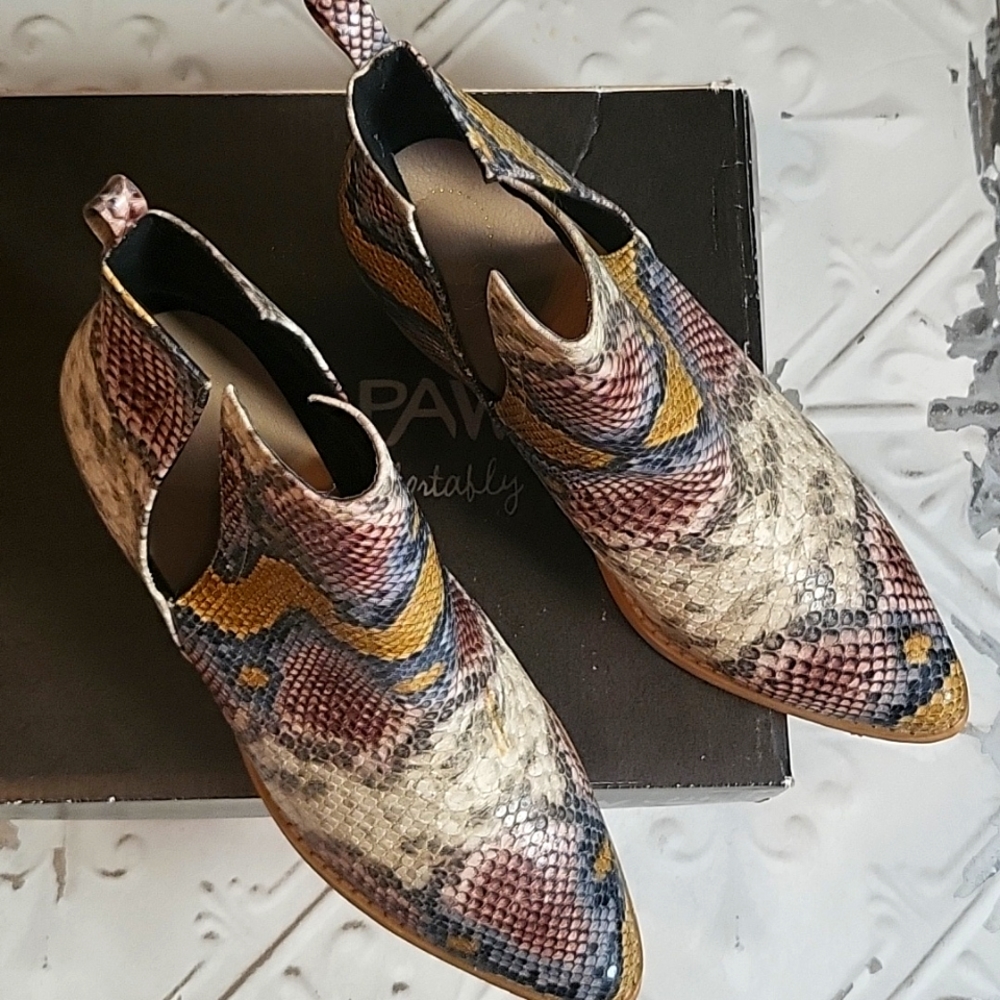 Ladies boots